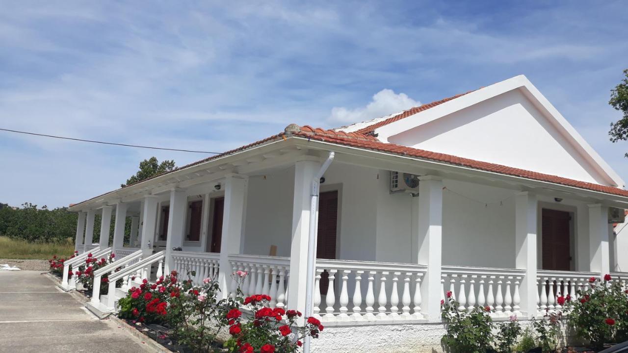 Serenity Apartments Agios Georgios  Buitenkant foto
